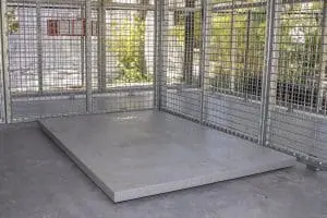 A permanent scale in a lion stall.